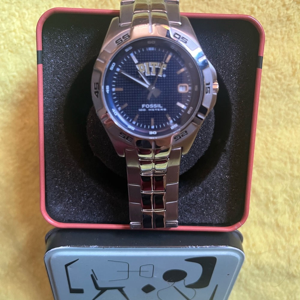 Fossil Men's Pitt Watch Silver/Chrome with Blue Face and Pitt Logo.